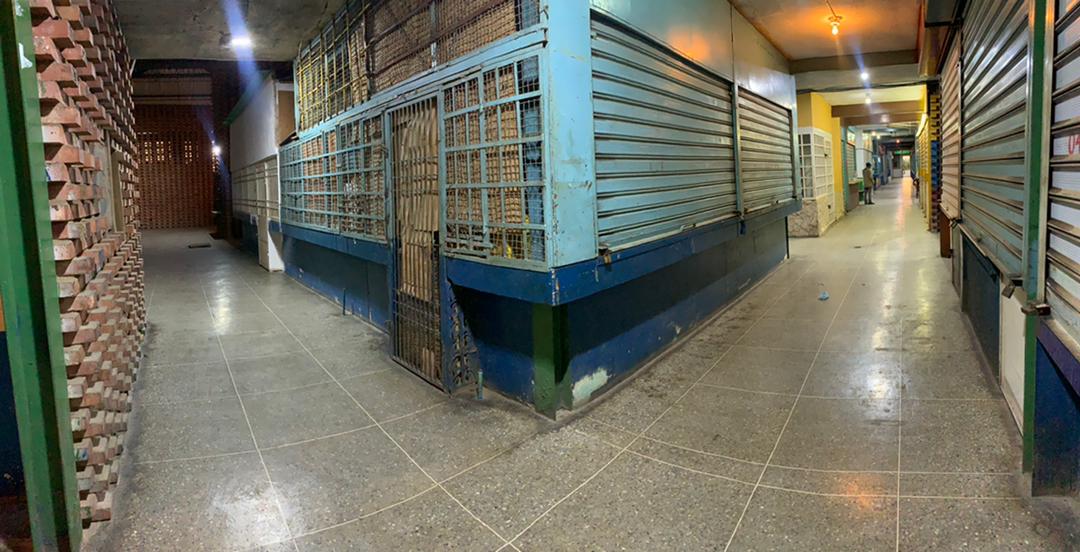 Alcaldía de Maracaibo inicia el plan de iluminación en Mercados Municipales (1)