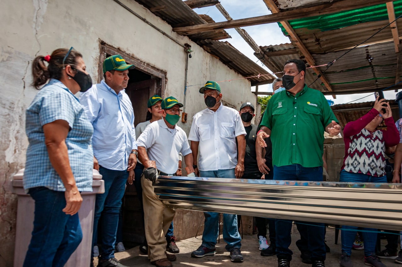 Alcaldía de Maracaibo inició programa “Resuelve Tu Techo” (11) Programa resuelve tu techo