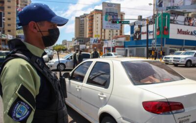 Polimaracaibo organiza el tránsito de vehículos en el Casco Central con el Plan Vamos a Poner Orden