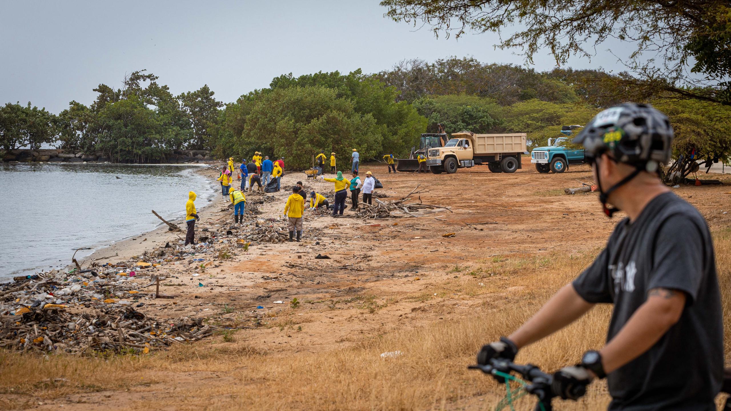 22 TON de desechos retiró la Alcaldía de Maracaibo en las riberas del Lago (7)