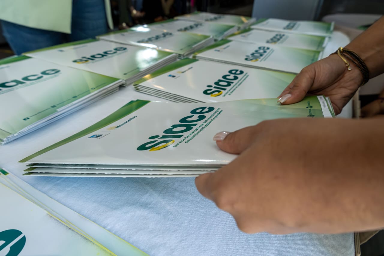 Alcaldía entrega 106 licencias de actividades económicas para fortalecer el empresariado de Maracaibo (4)