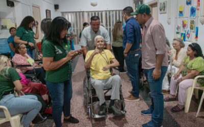 Alcaldía visita Casa de Abrigo San Vicente de Paúl para llevar ayudas de movilidad y actividades de salud mental
