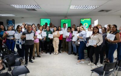 43 emprendedores reciben microcréditos de la Alcaldía de Maracaibo en su primera entrega del 2025