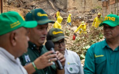 Alcaldía arranca limpieza de la cañada Lara parroquia Bolívar