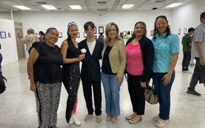 Alcaldía celebra la inclusión y el talento femenino con la exposición Pinceladas de Mujer y Genialidad 21