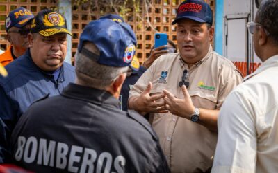 Bomberos y Protección Civil de Maracaibo reciben dotación de motos y equipos de atención por parte de la Alcaldía