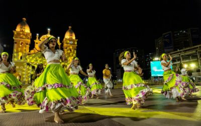 COVEDAN entrega reconocimiento a la Directora de Cultura de la Alcaldía de Maracaibo el Día de la Danza Nacionalista