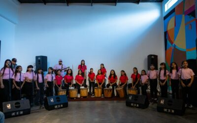 Niñas y jóvenes de las escuelas del IMGRA participan en encuentro motivacional con damas gaiteras