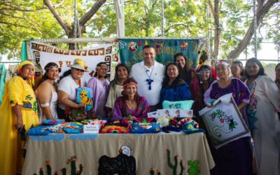 Alcaldía de Maracaibo certifica a más de 300 personas que culminaron cursos wayuu