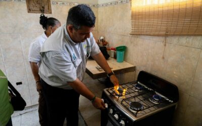 Alcaldía de Maracaibo ejecuta su programa Cocinando Seguro número 12 de 2025 en el Club de abuelos El Robledal