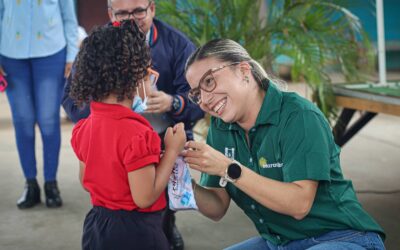Alcaldía de Maracaibo cumple con segunda entrega de Ver para aprender de 2025