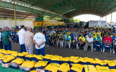 Alcaldía de Maracaibo dota de uniformes y botas de seguridad a más de 450 ambientalistas del IMAU