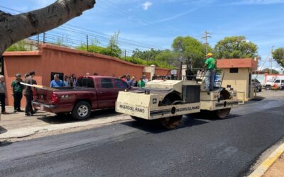 Alcaldía recupera entrada de la Urbanización Viento Norte con el Plan de Carpetas 2025